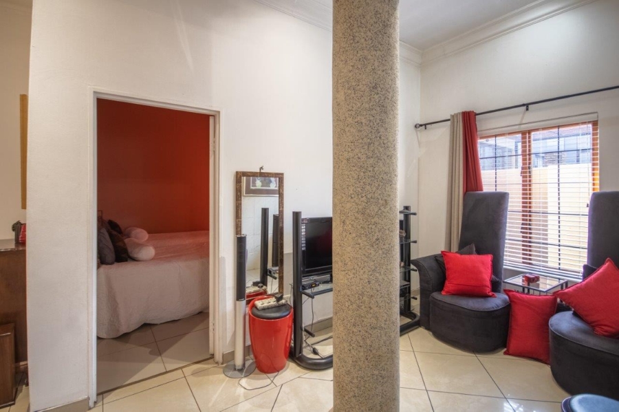 5 Bedroom Property for Sale in Birdwood Estate North West